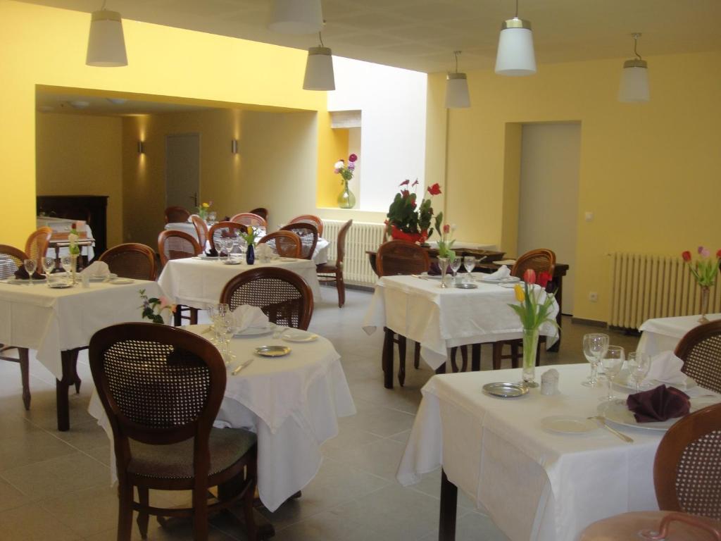 Hotel L' Ecu Montbard Exterior foto