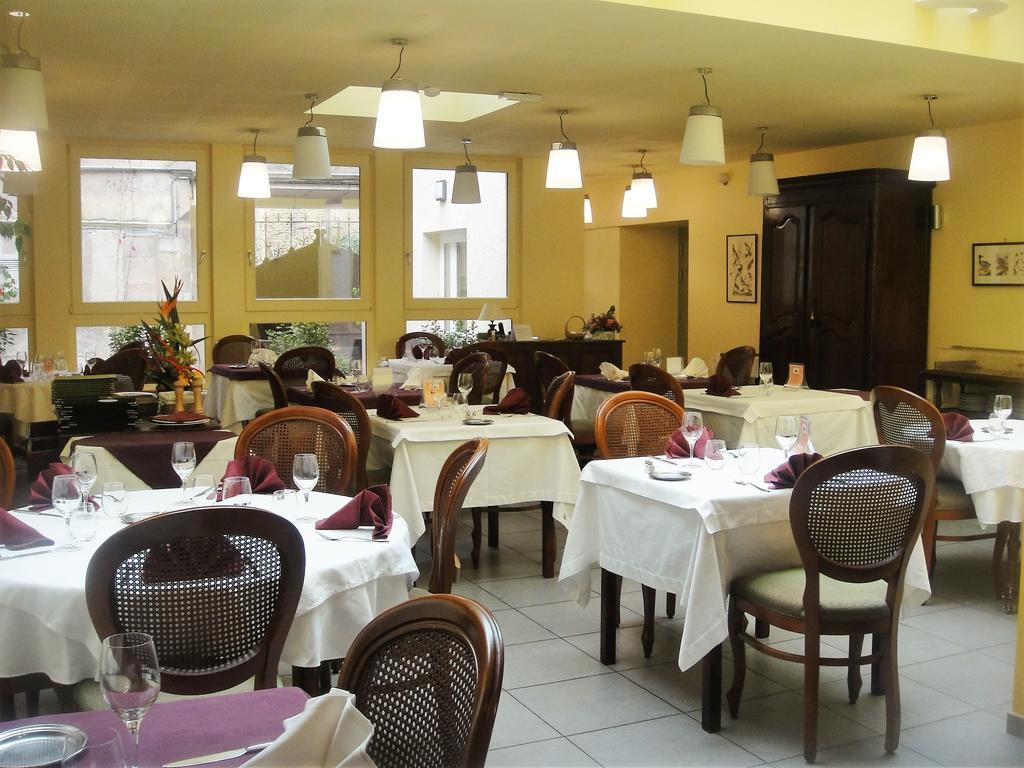 Hotel L' Ecu Montbard Exterior foto